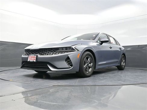 Used 2023 Kia K5 LXS image 29