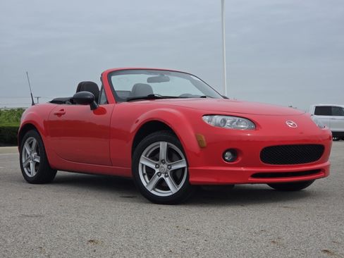 Used 2007 MAZDA MX-5 Miata Touring w/ Appearance Pkg RWD image 2