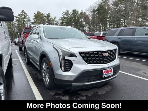 Used 2022 Cadillac XT4 Premium Luxury w/ Enhanced Visibility Package image 2