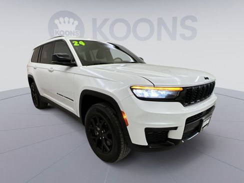 Used 2024 Jeep Grand Cherokee L Laredo image 8