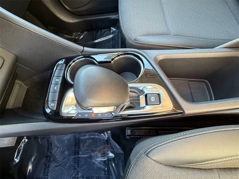 Used 2024 Buick Encore GX Preferred image 17