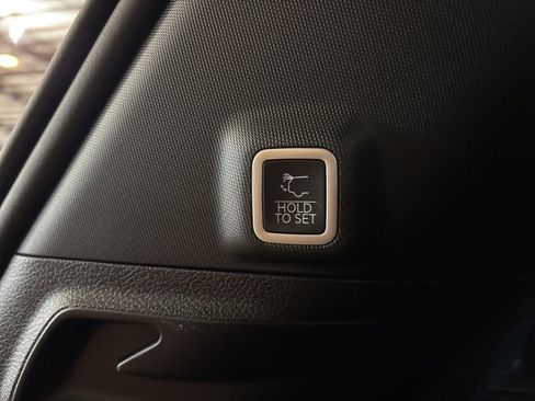 Used 2024 Jeep Grand Cherokee Altitude image 14