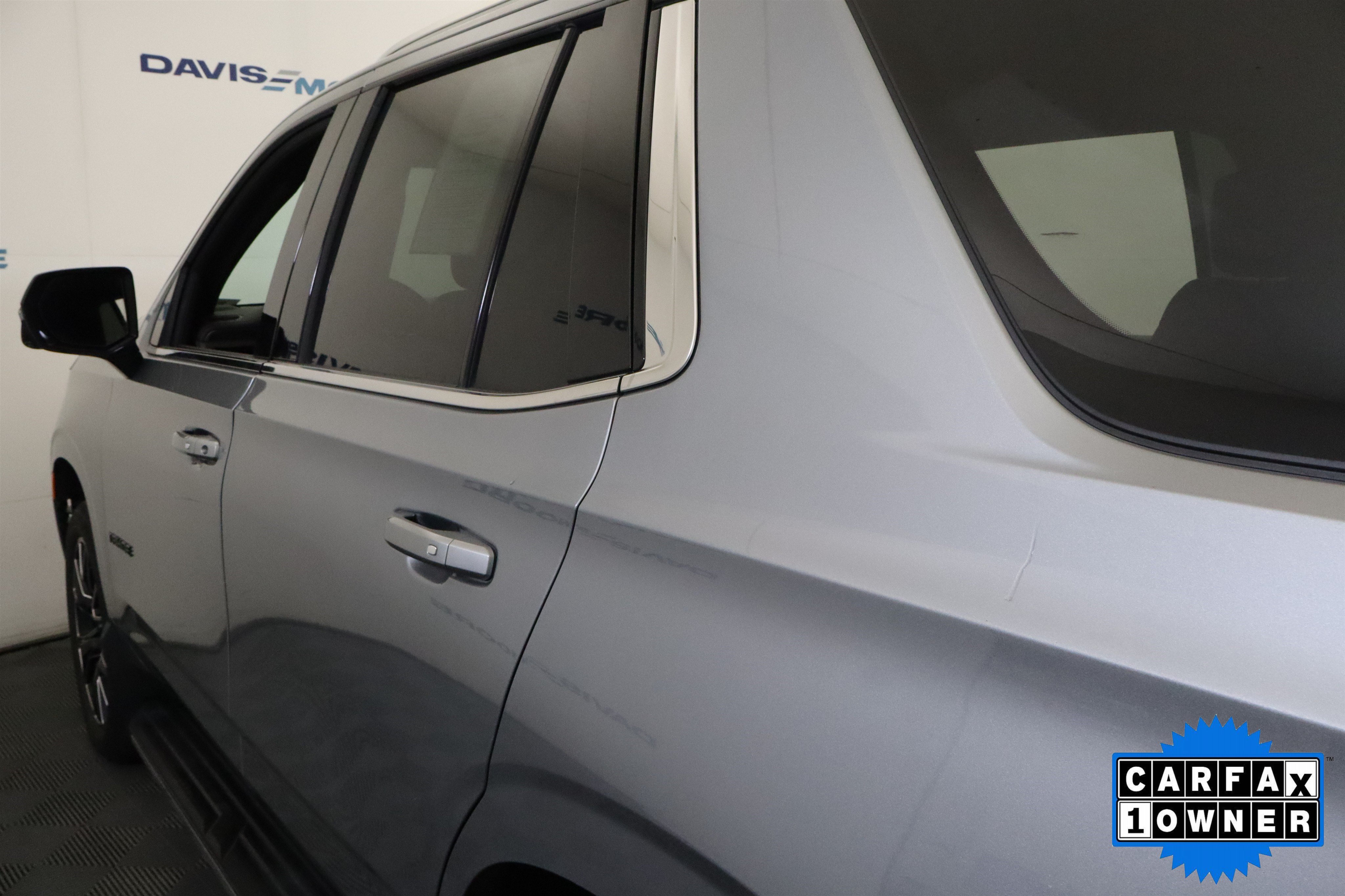Used 2024 Chevrolet Tahoe LT w/ Luxury Package RWD image 11