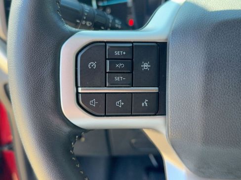 Used 2022 Ford Expedition XLT image 16