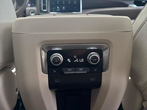Used 2023 GMC Yukon Denali AWD/4WD image 17