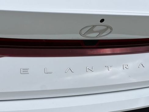 New 2026 Hyundai Elantra SE FWD image 8