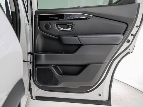 New 2025 Honda Pilot EX-L image 34