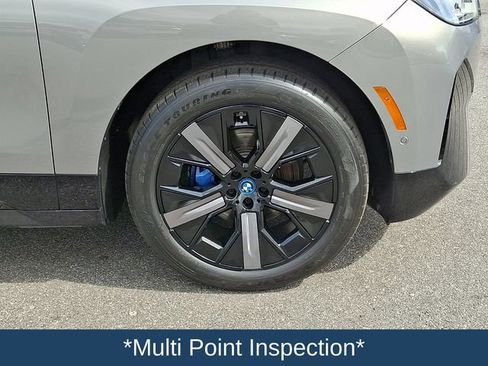 Used 2023 BMW iX xDrive50 w/ Sport Package AWD/4WD image 10
