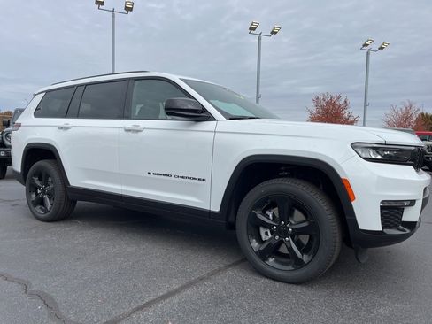 New 2025 Jeep Grand Cherokee L Limited w/ Black Appearance Package image 52