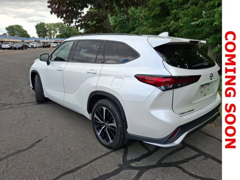 Used 2021 Toyota Highlander XSE AWD/4WD image 8