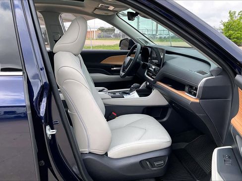 Used 2026 Toyota Grand Highlander Limited image 9