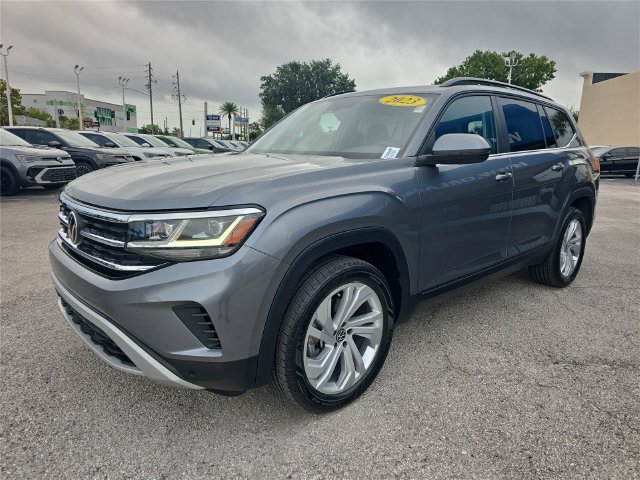 Used 2023 Volkswagen Atlas SE w/ Panoramic Sunroof Package FWD image 8