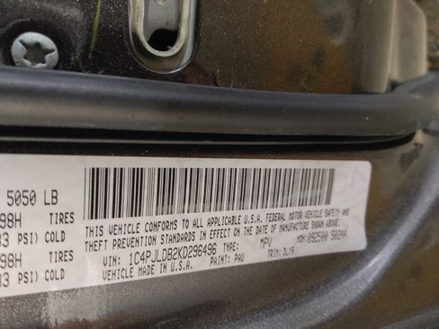 Used 2019 Jeep Cherokee Limited FWD image 33