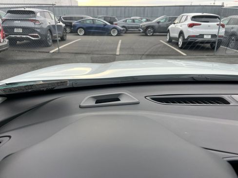 Used 2025 Chevrolet Trax LT image 33