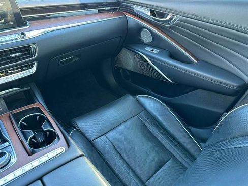 Used 2019 Kia K900 Luxury w/ VIP Package image 18