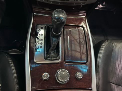 Used 2018 INFINITI Q70 Luxe image 32