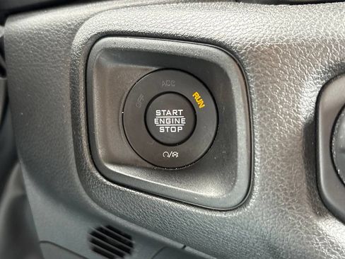 Used 2024 Jeep Wrangler Unlimited Sport AWD/4WD image 15
