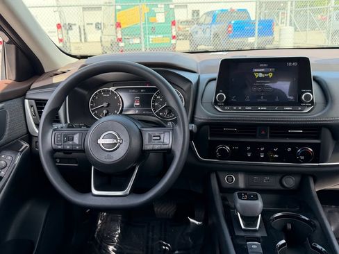 Used 2023 Nissan Rogue S AWD/4WD image 21