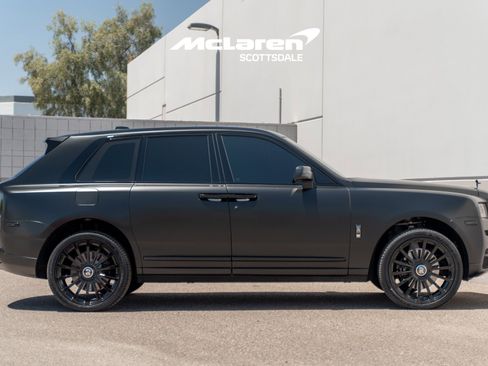 Used 2023 Rolls-Royce Cullinan Black Badge w/ Driver's Package AWD/4WD image 8