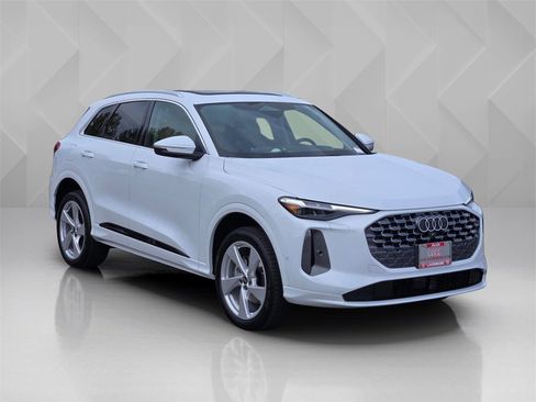 New 2025 Audi Q5 Premium Plus image 8