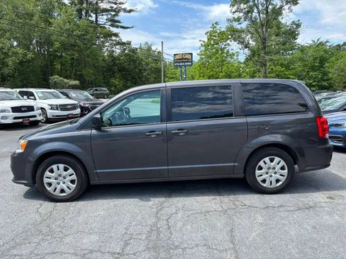 Used 2018 Dodge Grand Caravan SE w/ UConnect Hands-Free Group FWD image 5