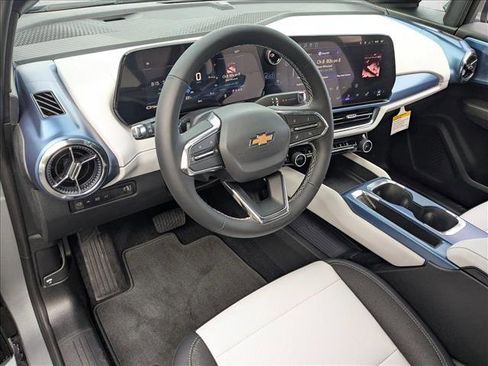 New 2026 Chevrolet Equinox EV LT image 3