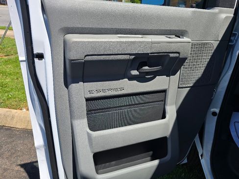 New 2026 Ford E-450 and Econoline 450 Super Duty w/ Interior Upgrade Package image 7