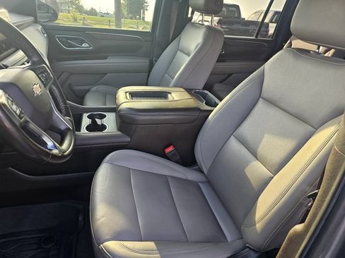 Used 2022 Chevrolet Suburban LT w/ Luxury Package AWD/4WD image 19