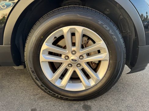 Used 2016 Ford Explorer XLT w/ Equipment Group 202A image 12