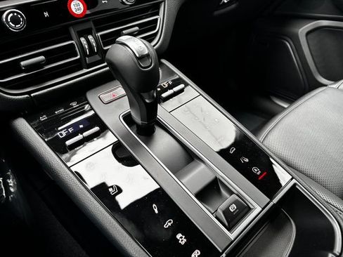 Certified 2026 Porsche Macan S AWD/4WD image 22