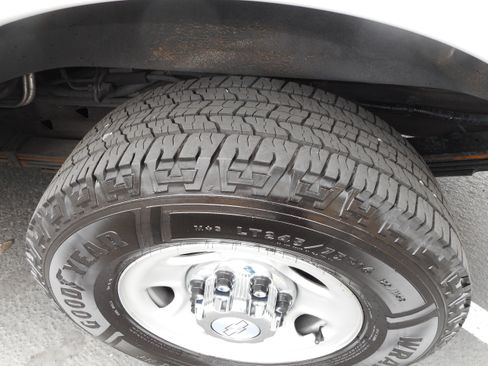 Used 2017 Chevrolet Express 3500 LT w/ LT Preferred Equipment Group image 12