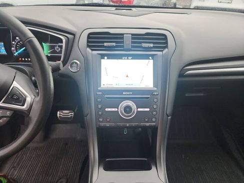 Used 2017 Ford Fusion Titanium image 17