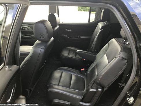 Used 2019 Chevrolet Traverse LT w/ LT Premium Package AWD/4WD image 9