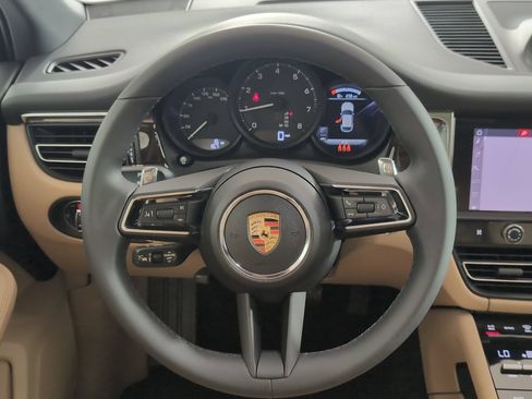 Certified 2025 Porsche Macan AWD/4WD image 27