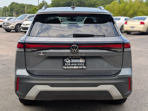 Used 2025 Volkswagen Tiguan S FWD image 8
