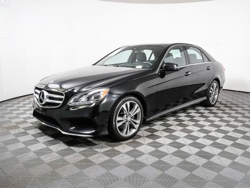 Used 2016 Mercedes-Benz E 350 4MATIC Sedan image 1