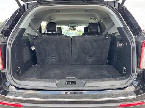 Used 2024 Ford Explorer Limited w/ Equipment Group 301A AWD/4WD image 12