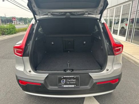 Certified 2025 Volvo XC40 B5 Plus AWD/4WD image 11
