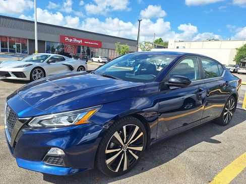 Used 2022 Nissan Altima 2.5 SR FWD image 1