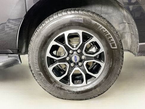 Used 2024 Ford Expedition Max XLT image 11