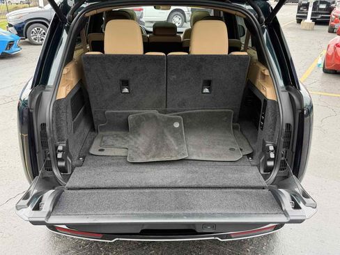 Used 2023 Land Rover Range Rover Long Wheelbase SE image 24