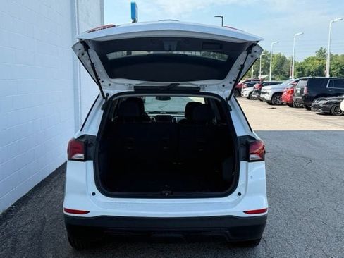 Used 2023 Chevrolet Equinox LS w/ LS Convenience Package FWD image 8