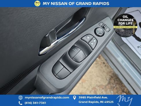 Used 2024 Nissan Kicks SV image 12