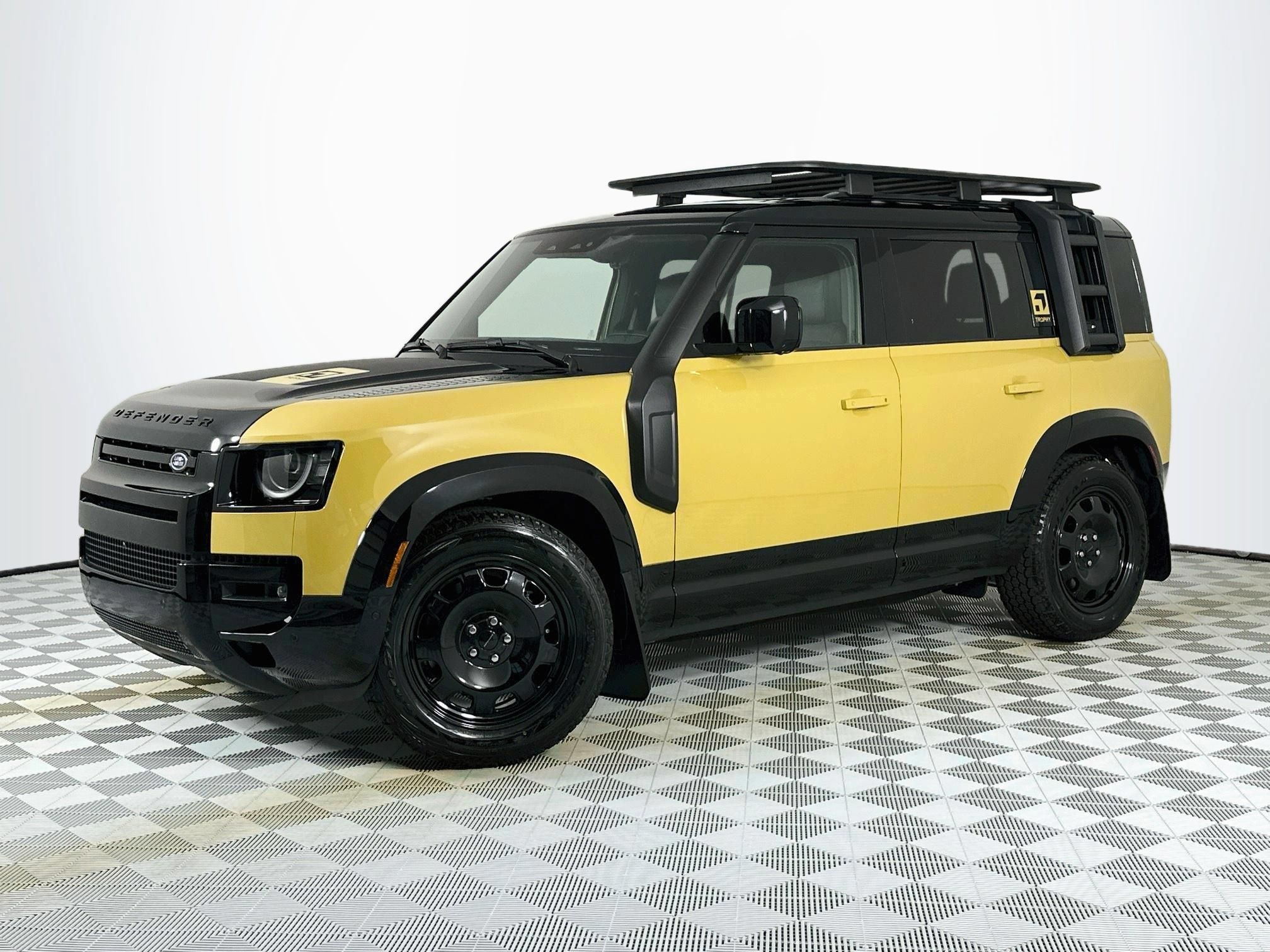 New 2026 Land Rover Defender 110 AWD/4WD image 1