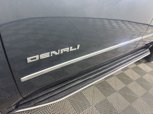 Used 2019 GMC Yukon Denali w/ Open Road Package image 9