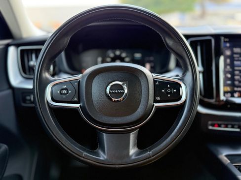 Used 2019 Volvo XC60 T5 Momentum w/ Premium Package AWD/4WD image 26