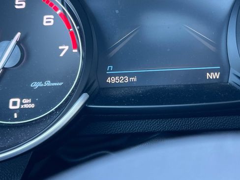 Used 2022 Alfa Romeo Giulia Ti RWD image 41