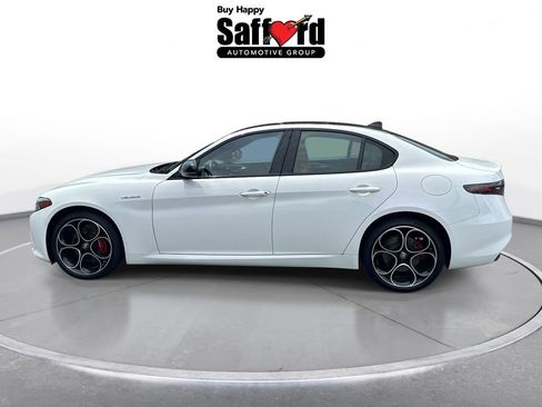 Used 2024 Alfa Romeo Giulia Veloce AWD/4WD image 5