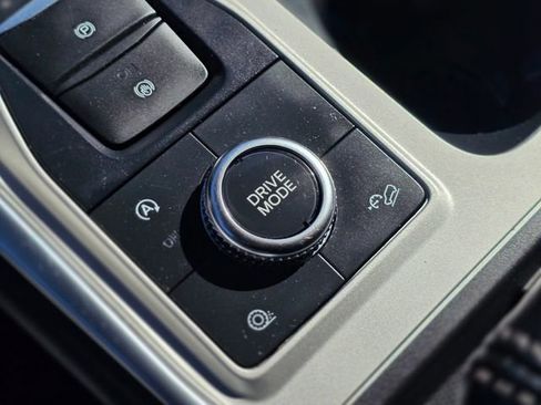 Used 2024 Ford Explorer XLT w/ Equipment Group 202A image 36