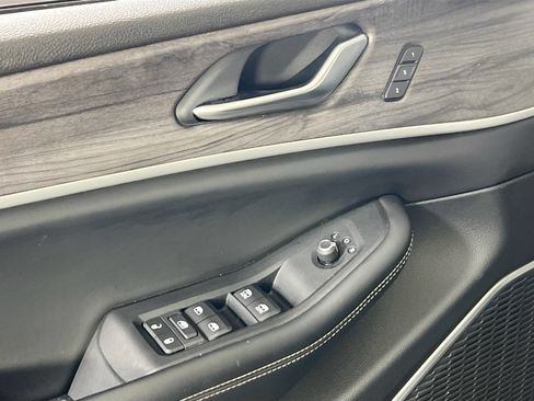 Used 2022 Jeep Grand Cherokee Limited image 17